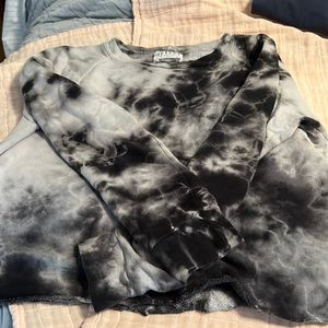 Velvet by Graham and Spencer lightweight sweatshirt. Medium